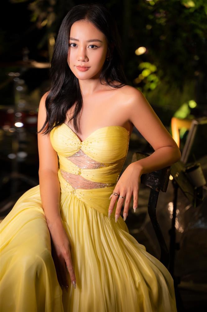 Văn Mai Hương bị váy phản chủ khiến vòng 2 như mang bầu-5