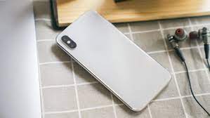 Tại sao phải úp màn hình điện thoại xuống khi để trên mặt bàn: Lợi ích rất lớn, ai cũng cần-4