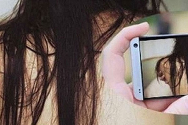 Cô gái dọa tung ảnh giường chiếu để tống tiền người tình cũ và cái kết-1