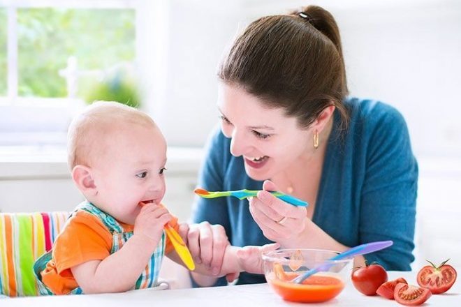 Phương pháp cho trẻ ăn dặm truyền thống kết hợp BLW để bé luôn vui vẻ, phát triển toàn diện-1