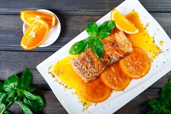 Bồi bổ sức khoẻ cho cả nhà, mẹ hãy làm món cá hồi sốt cam thơm ngon, giàu dinh dưỡng ai cũng thích-3