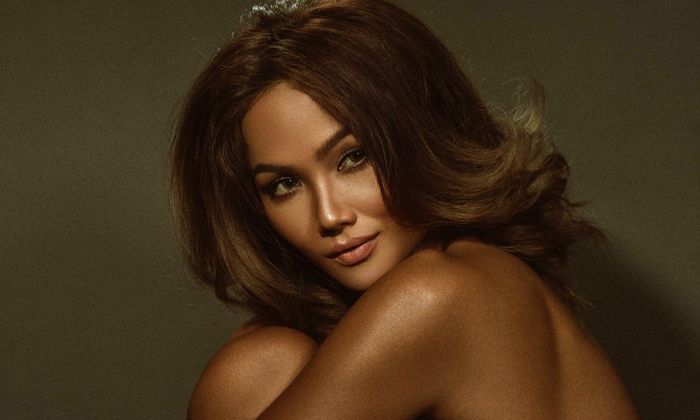 HHen Niê khóc khi chủ tịch Hoa hậu Hoàn vũ gọi là Á hậu 3-1