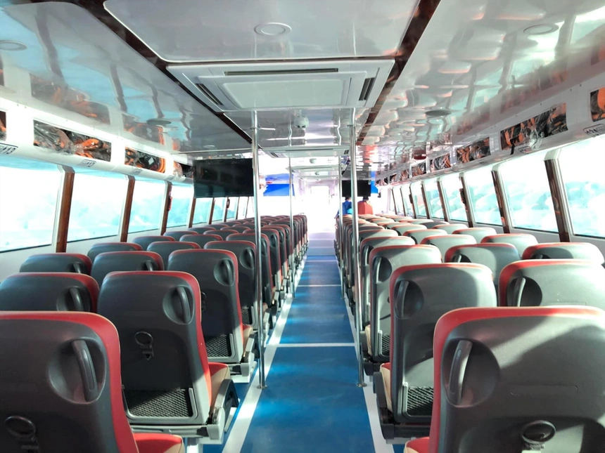 Cây xăng không cho tàu du lịch mua xăng bằng can-1