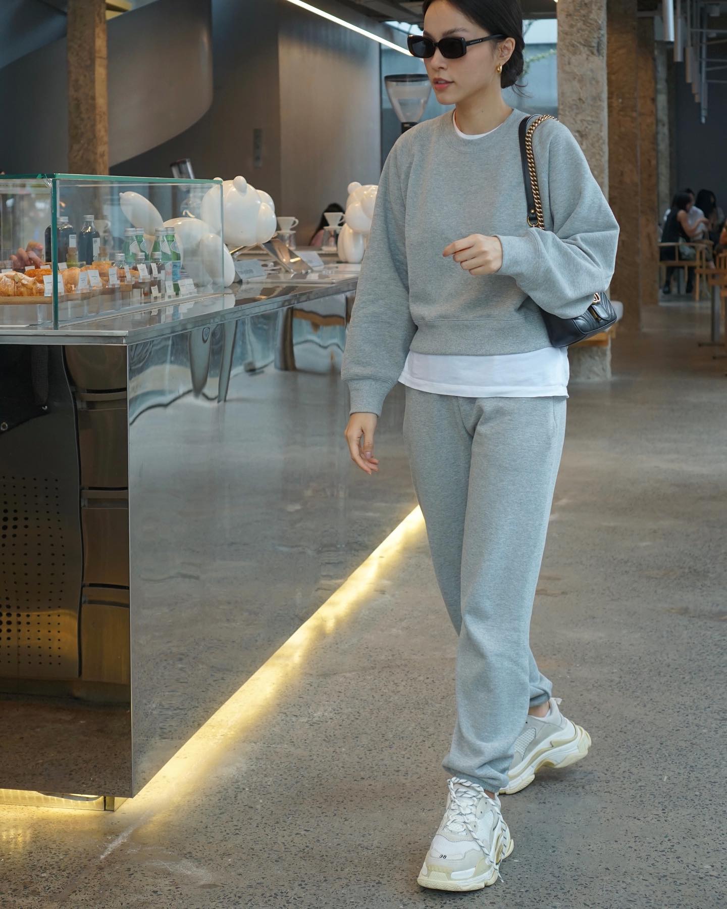 4 kiểu áo vừa giữ ấm vừa tôn dáng trẻ trung đáng sắm trong mùa lạnh-3