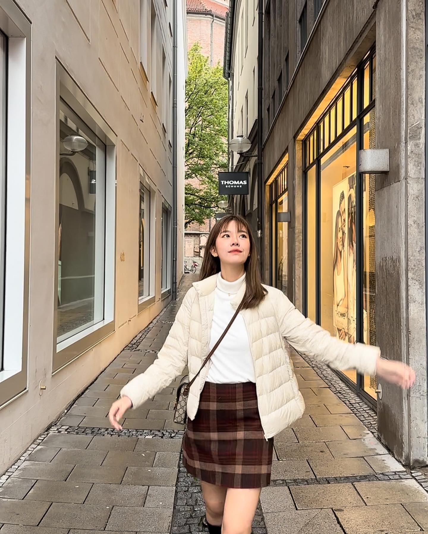 4 kiểu áo vừa giữ ấm vừa tôn dáng trẻ trung đáng sắm trong mùa lạnh-9