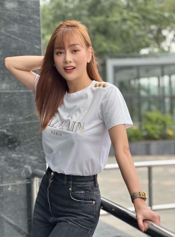 Phương Oanh tươi tắn với tóc mới cháy phố hậu lùm xùm-3