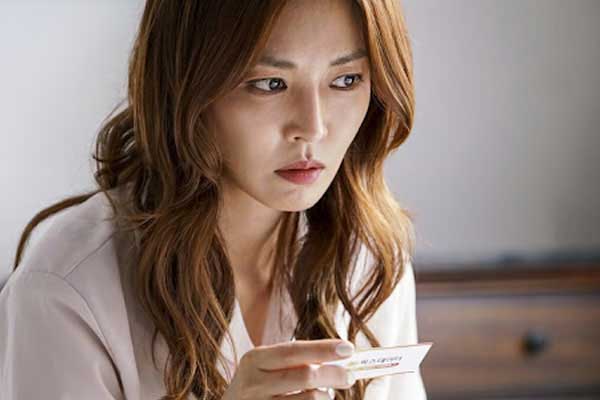 Ăn cơm với bố vợ một bữa, chồng thay đổi luôn cách đối xử với vợ-1