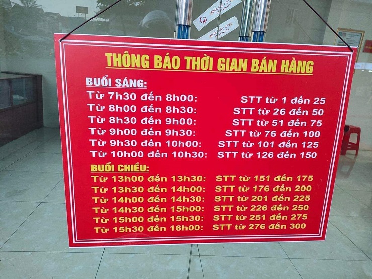 Pháo hoa Nhà máy Z121 mở bán sớm, dân xếp hàng mua đông như trảy hội-2