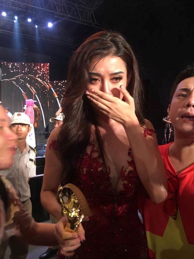 Mỹ nhân Việt khóc nức nở khi bị loại khỏi top 5 Miss Grand International giờ thành biên tập viên, cuộc sống thế nào?-1