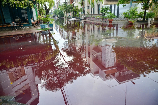 Sở Tài nguyên và Môi trường thông tin vụ nước ngập khu dân cư ở TP.HCM có màu đỏ-1