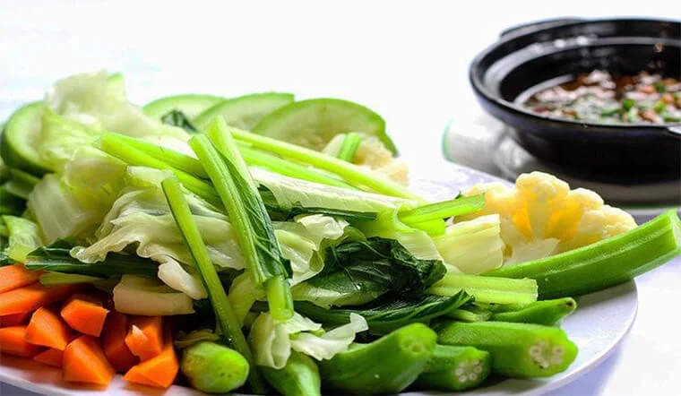Luộc rau đừng chỉ cho mỗi muối, thêm thứ này vào rau luộc ngon giòn, xanh tươi-2