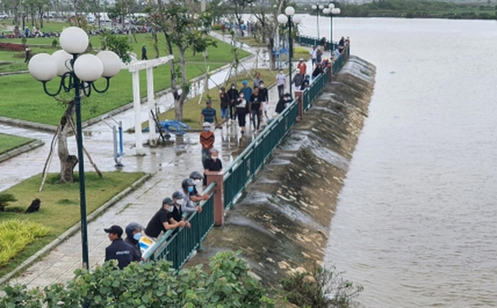 Tìm thấy thi thể nam sinh lớp 9 nhảy cầu tự tử ở Quảng Nam-1