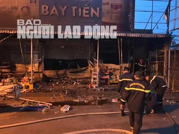 Cháy cửa hàng bách hóa giữa đêm, 3 người chết thảm-1