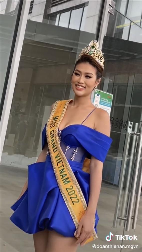 Thiên Ân chọn sai trang phục lộ khuyết điểm hình thể khó giấu-2