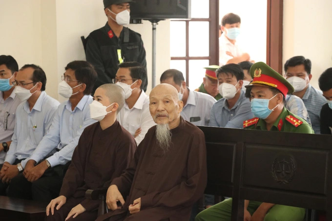 Ông Lê Tùng Vân từ chối nhận kết quả giám định ADN-1