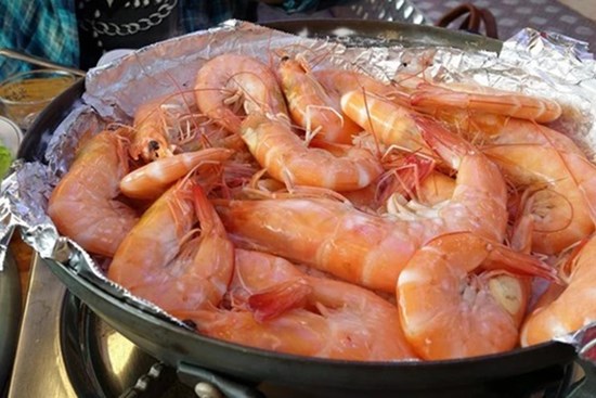Bác sĩ chỉ rõ 3 phần của con tôm mọi người không nên ăn vì ít dinh dưỡng, lại chứa kim loại nặng