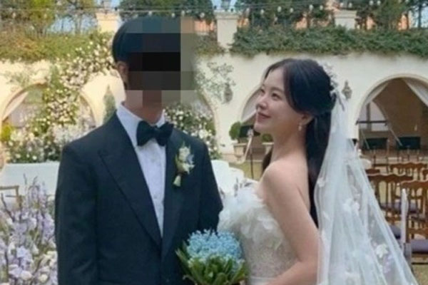 Sau đám cưới, thiên thần nội y Hàn Quốc bị tấn công trực tuyến-1