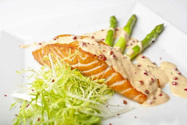 Cuối tuần mẹ đảm làm món cá hồi sốt bơ tỏi thơm lừng đãi cả nhà, ai cũng tấm tắc khen rồi hỏi công thức-4