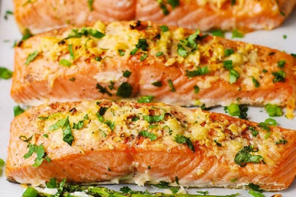 Cuối tuần mẹ đảm làm món cá hồi sốt bơ tỏi thơm lừng đãi cả nhà, ai cũng tấm tắc khen rồi hỏi công thức-3