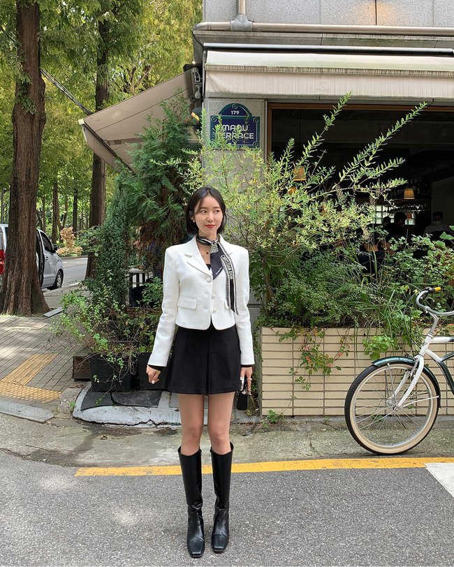 10 cách biến hóa với váy ngắn trong mùa lạnh-1