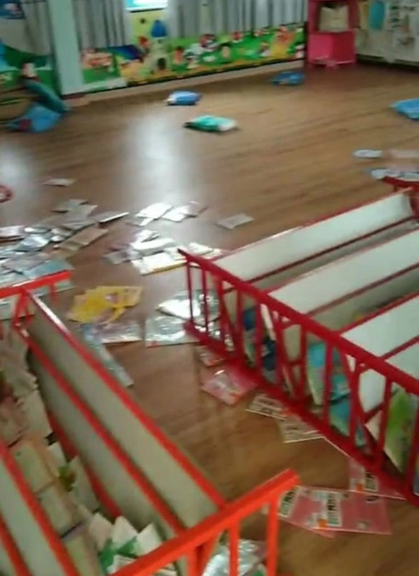 Nhóm học sinh lẻn vào trường ban đêm đập phá nhiều máy tính, tivi, tài sản-2