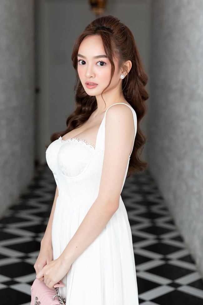 Mỹ nhân Em chưa 18, Hương Tràm cao mét rưỡi vẫn gợi cảm hết nấc nhờ chăm độ body-6