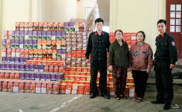 Hai mẹ con giấu hơn 800 kg pháo nổ trong phòng ngủ-1