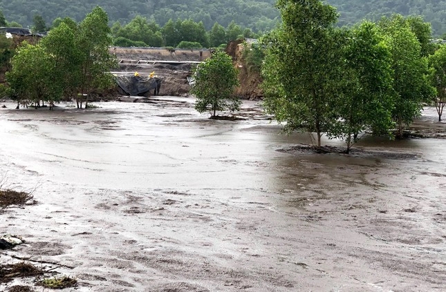 Vỡ hồ chứa chất thải rộng gần 5.000 m2 ở Bà Rịa-Vũng Tàu-1