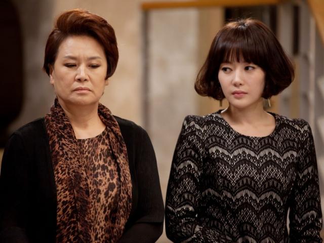 Làm mẹ đơn thân nhà chồng không ai nhòm ngó, đến lúc con lấy chồng thì tranh nhau đến nhận, con nói 1 câu tôi hả hê lòng-1