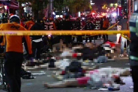 Cho tiền con gái đi chơi với người yêu, bà mẹ bàng hoàng nhận tin con chết ở Itaewon