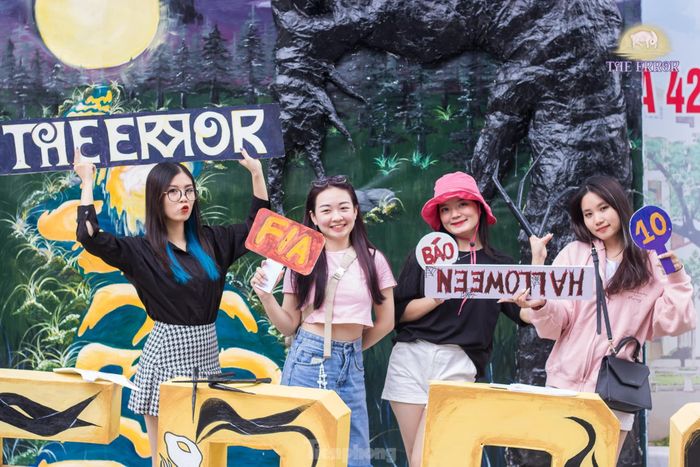 Muôn kiểu hóa trang từ kinh dị đến hài hước của giới trẻ-9