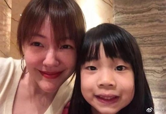 3 triết lý dạy con đáng học hỏi của nữ MC đình đám