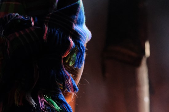 Ngất lịm sau cốc nước bạn mời, thiếu nữ trở thành 'món hàng', bị bán cho 5 người đàn ông