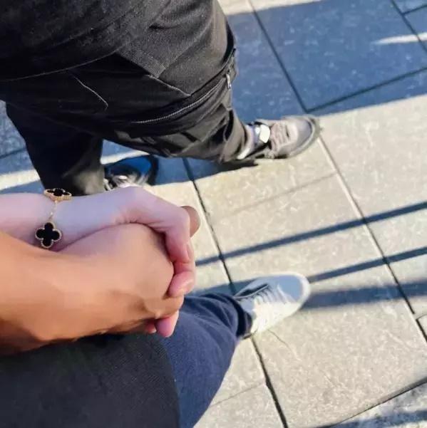 Bồ hơn tuổi liên tục khoe tình yêu mật ngọt bên Quang Hải ở trời Tây-3