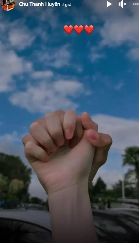 Bồ hơn tuổi liên tục khoe tình yêu mật ngọt bên Quang Hải ở trời Tây-4