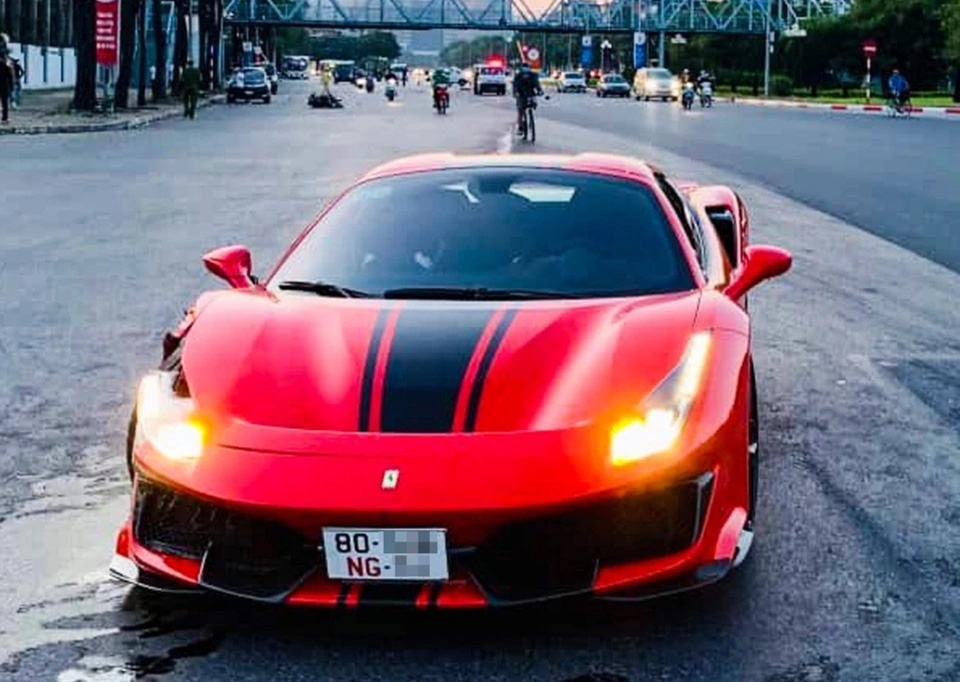 Siêu xe Ferrari tông chết người: Trích xuất camera quanh SVĐ Mỹ Đình-1
