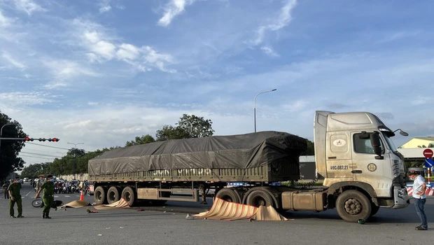 Vụ xe đầu kéo tông 4 người tử vong: Có dấu hiệu của tội phạm hình sự-1