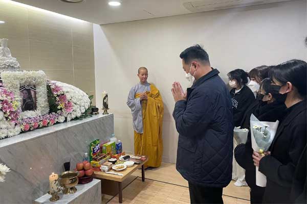 Tổ chức lễ viếng công dân Việt Nam thiệt mạng trong thảm kịch giẫm đạp ở Itaewon, Hàn Quốc-1