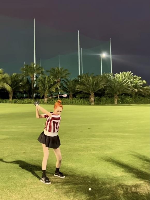 Hiền Hồ thoải mái khoe ảnh đánh golf trở lại nhưng ngoại hình mới đáng chú ý-3