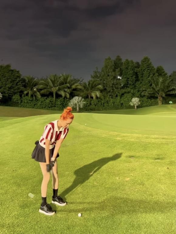 Hiền Hồ thoải mái khoe ảnh đánh golf trở lại nhưng ngoại hình mới đáng chú ý-1