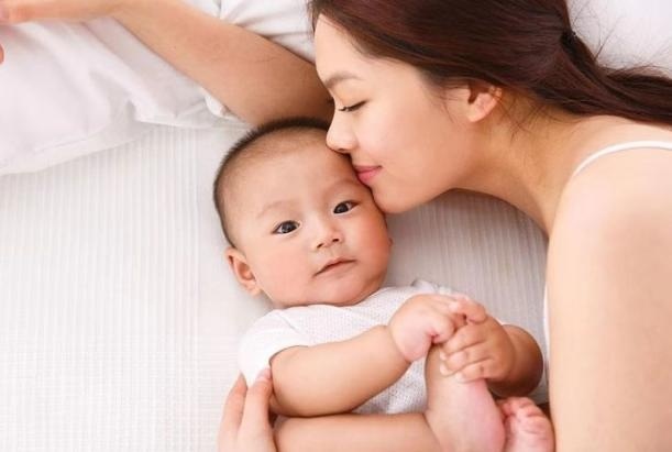 Trẻ 6 tháng biết gọi bố mẹ có phải là dấu hiệu thông minh?-1