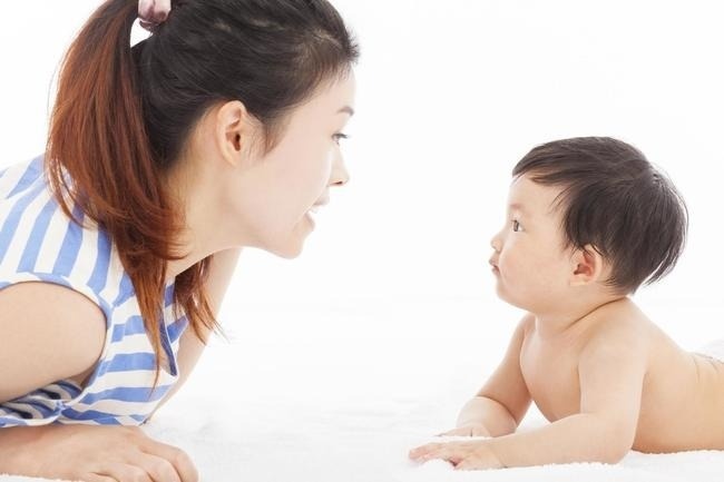 Trẻ 6 tháng biết gọi bố mẹ có phải là dấu hiệu thông minh?-3