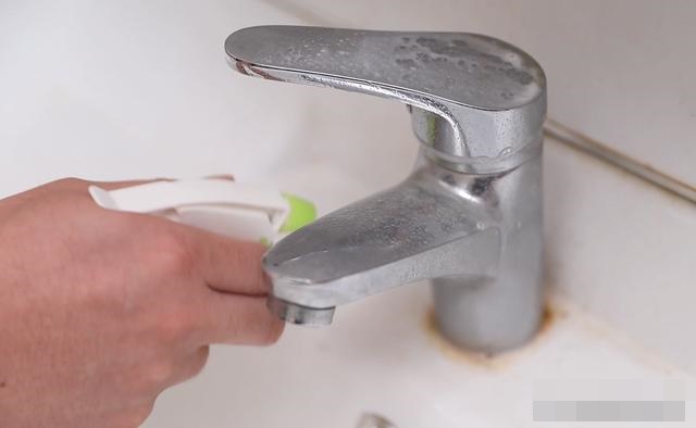 Bia không chỉ để uống, thêm 2 thứ này vào, đồ gia dụng vừa thơm mát lại sạch bong kin kín-10