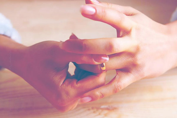 Hầu hết những người phụ nữ sẵn sàng gắn bó với đàn ông có gia đình là bốn kiểu phụ nữ sau đây-2