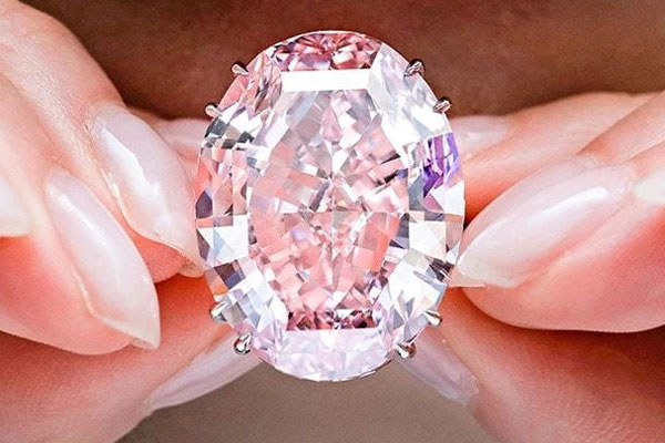 Viên kim cương xanh lam cực hiếm được bán với giá hơn 1 nghìn tỷ đồng-2