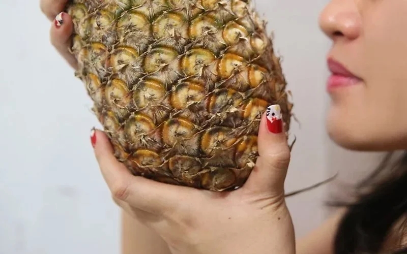 5 bí quyết giúp bạn chọn được dứa tươi ngon, ngọt lịm-3