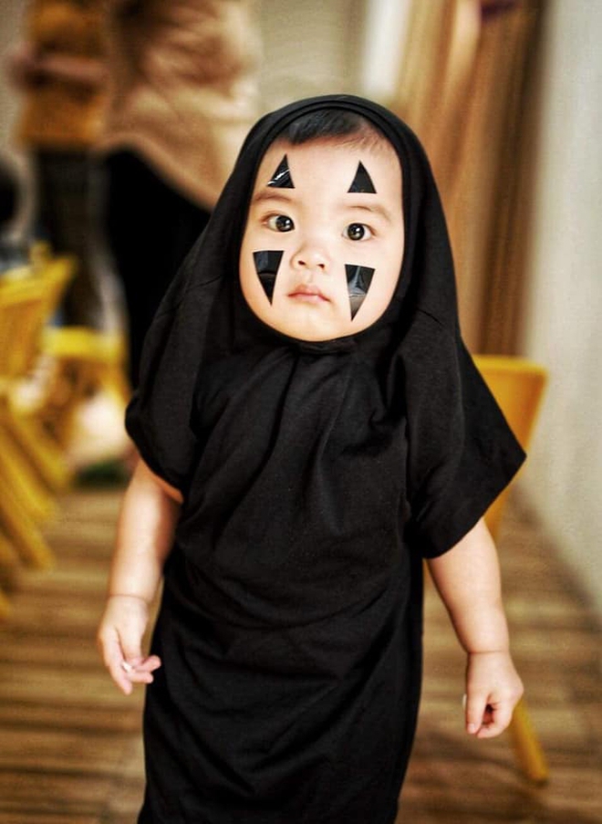Màn cosplay Vô Diện dễ thương nhất mùa Halloween: Chưa kịp doạ ai, chính chủ đã tự khóc nức nở!-1