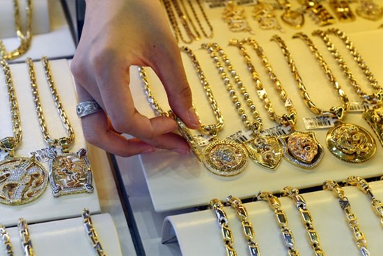 Giá vàng hôm nay 1/11: Vàng thận trọng trước ngày 'phán quyết' của Fed