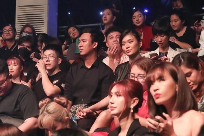 Sau khi công khai đang mang thai 6 tháng, Á hậu Mâu Thủy khoe luôn ảnh chồng sắp cưới-3