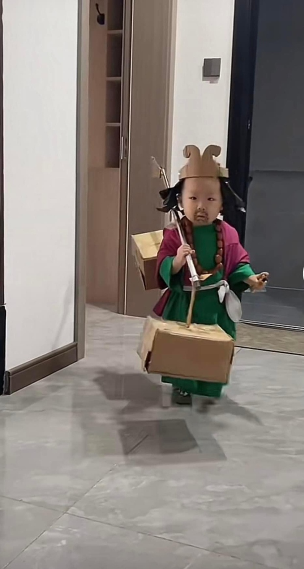 Cười xỉu với những màn hóa trang 1 phần đáng sợ 9 phần hài hước-5